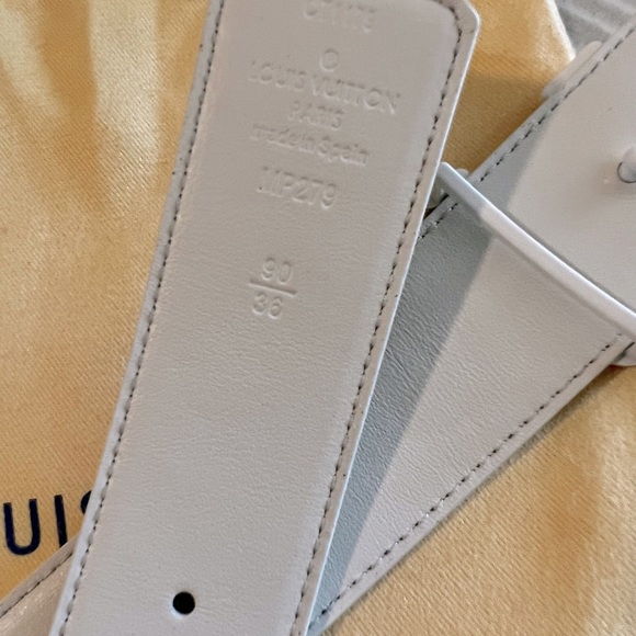 New Louis Vuitton belt size 90/36 or 34” us. - Picture 4 of 4